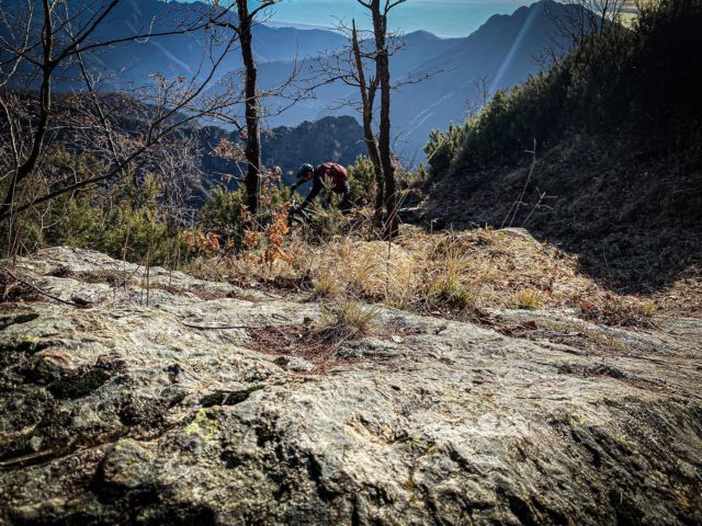Spring trail scoping at its finest #mtb #mtblife #mtblifestyle #mountainbike #spring #apuane #heckling #heckler #mountains #tuscany #emtb #emtblife #emtbenduro #mtbholidays #bikeporn #mtbphoto #mtbphotooftheday #paydirt #paydirtfund